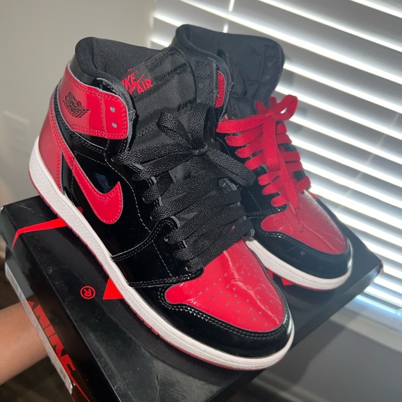 Jordan 1 Patent Bred Leather - Picture 2 of 8